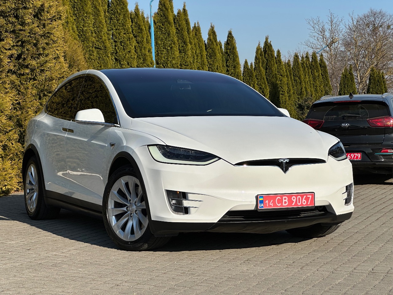 Tesla Model X - фото 15