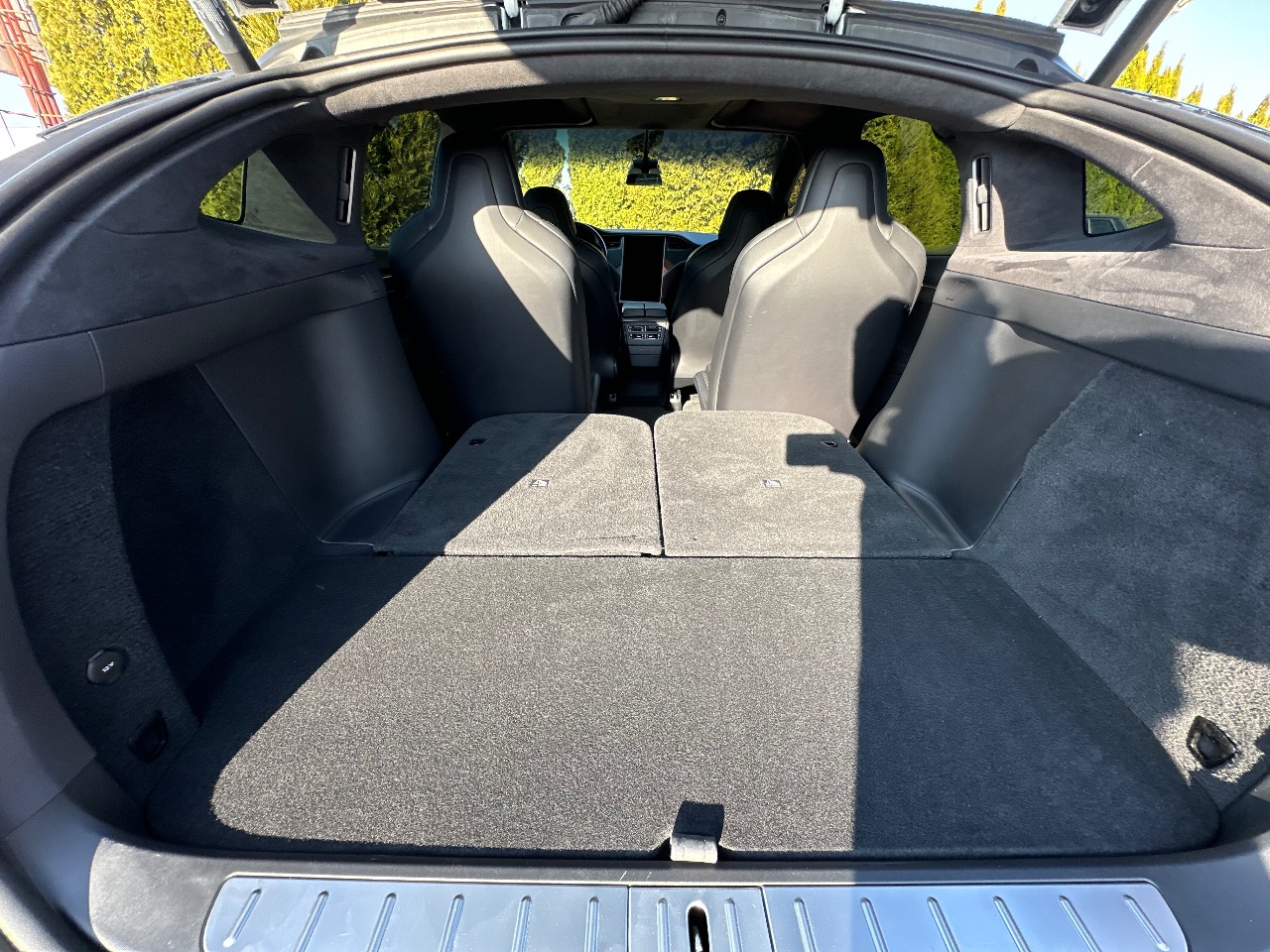 Tesla Model X - фото 14