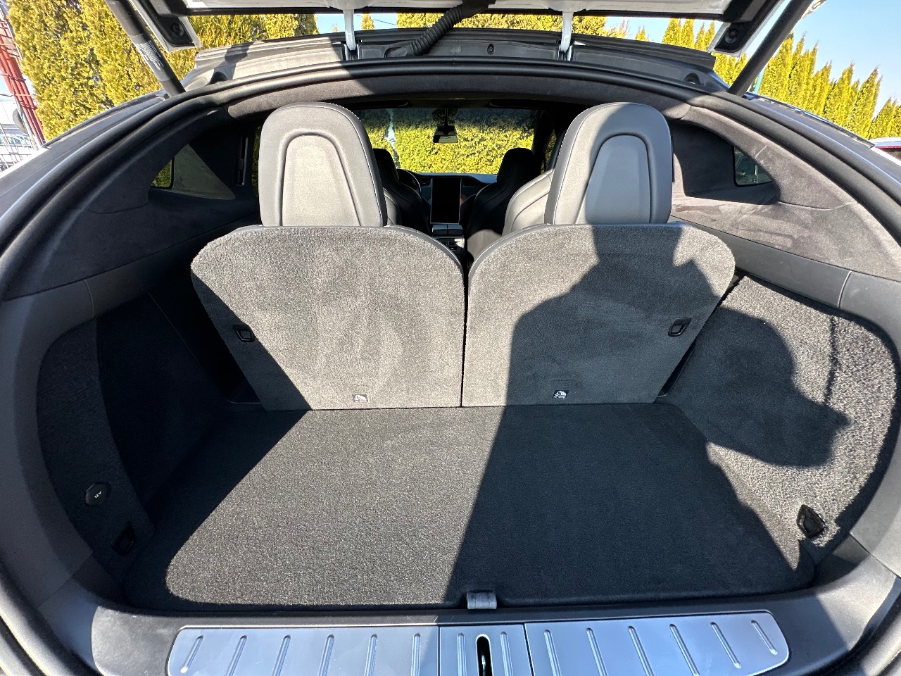 Tesla Model X - фото 20