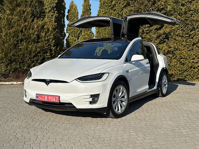 Tesla Model X - фото 3