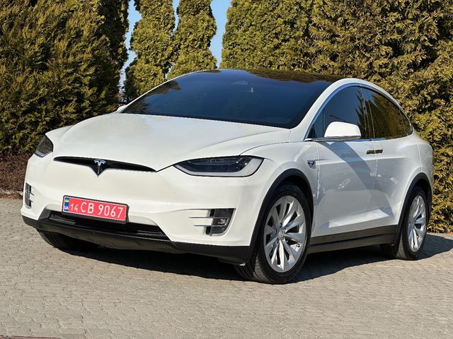 Tesla Model X - фото 1