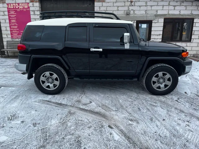 Toyota FJ Cruiser - фото 4