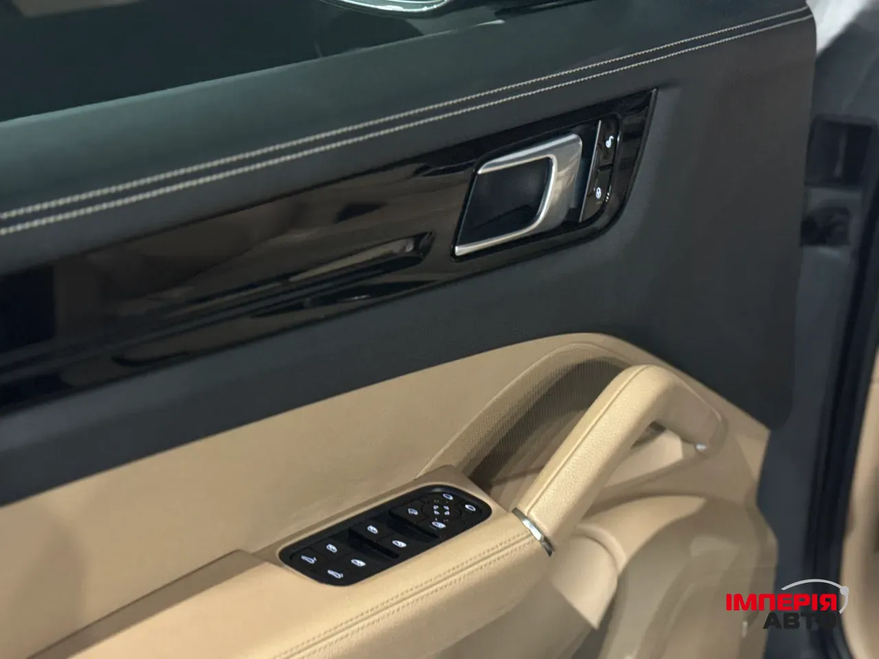 Porsche Cayenne - фото 17