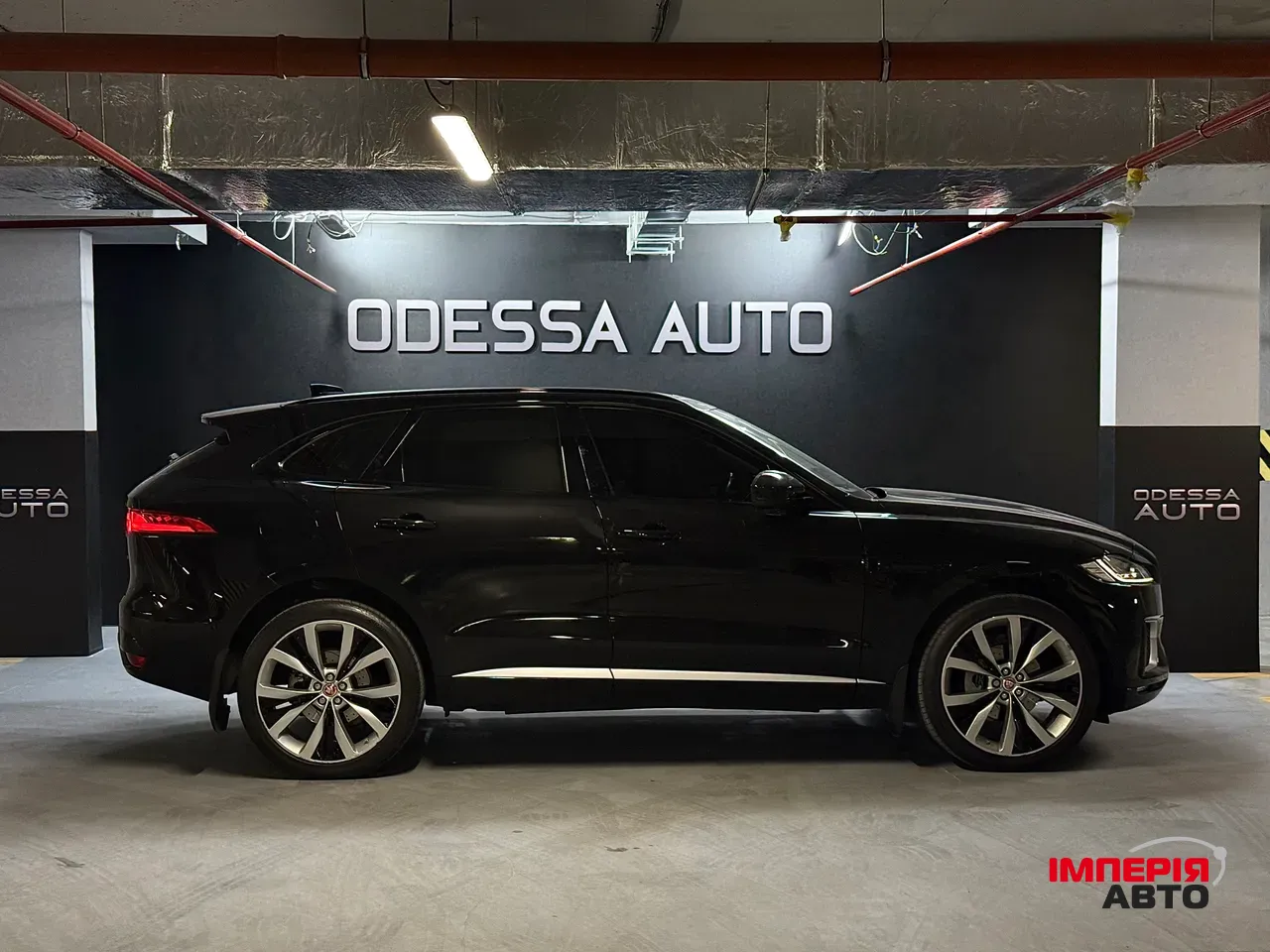 Jaguar F-Pace - фото 8