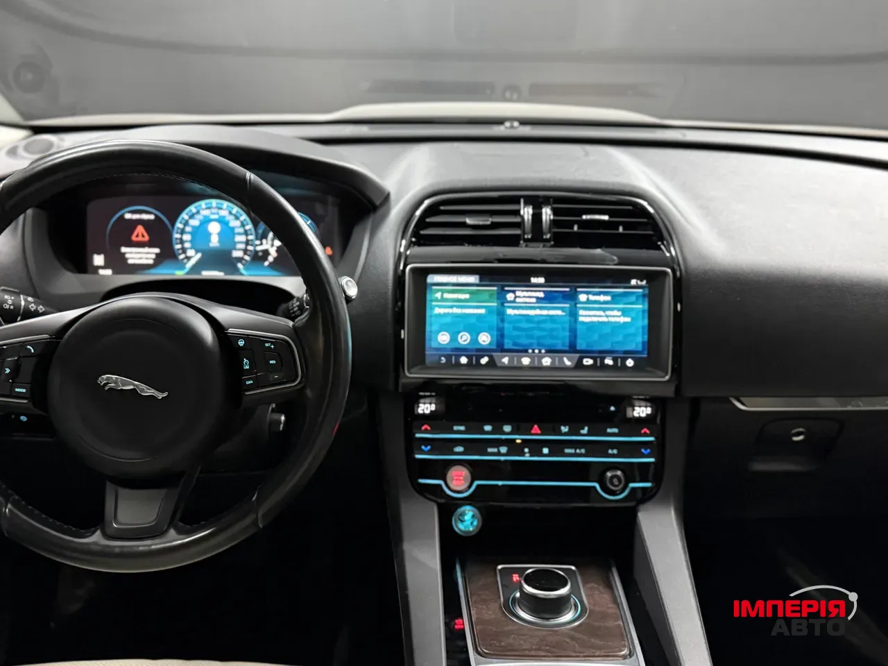 Jaguar F-Pace - фото 22