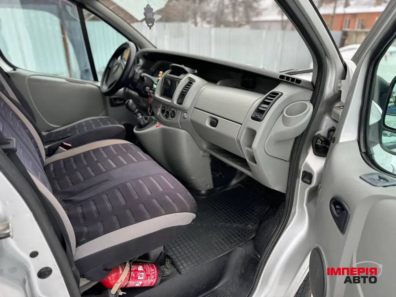 Opel Vivaro - фото 12