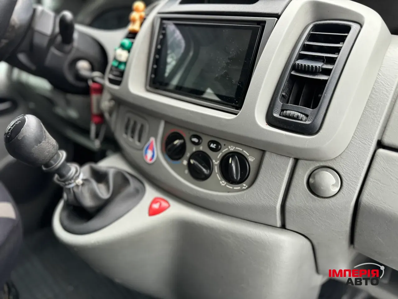 Opel Vivaro - фото 8