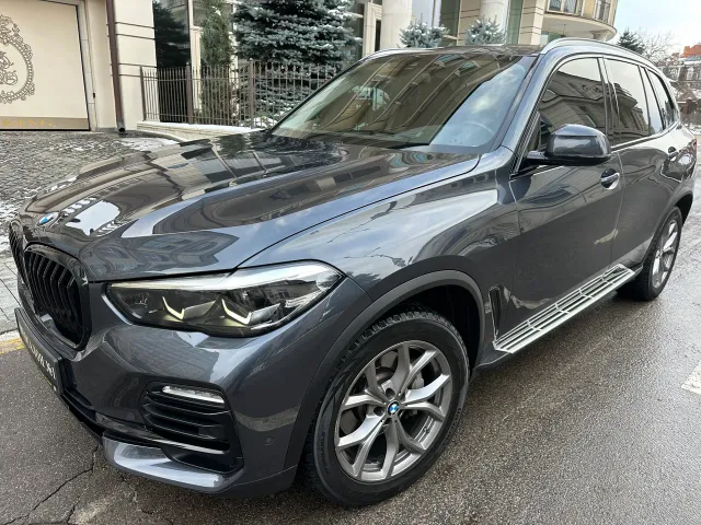 BMW X5 - фото 1