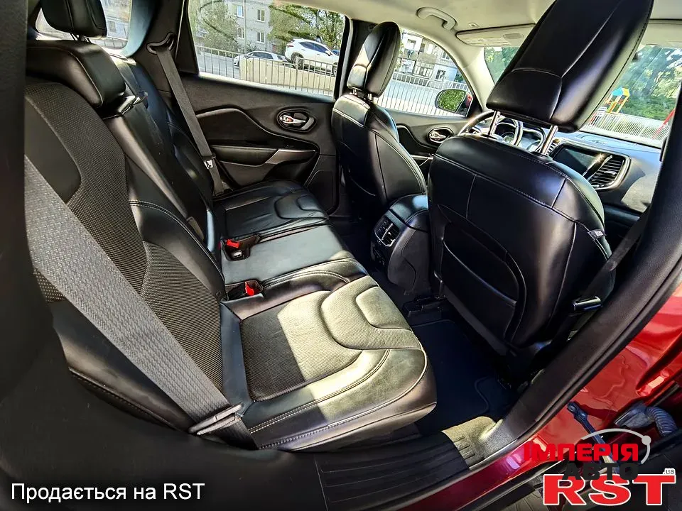 Jeep Cherokee - фото 12