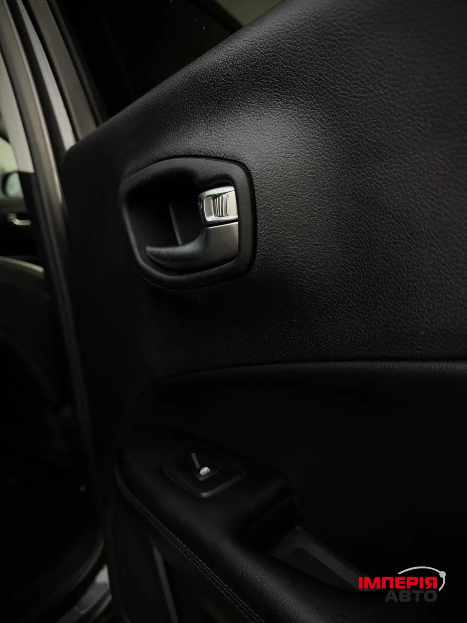 Jeep Compass - фото 12