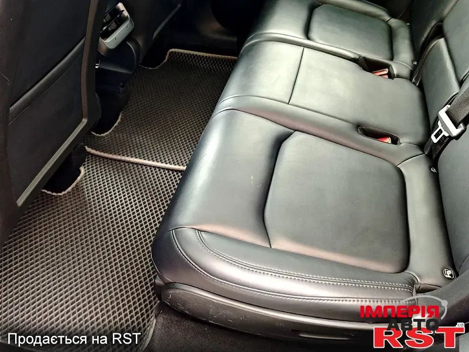 Tesla Model Y - фото 9