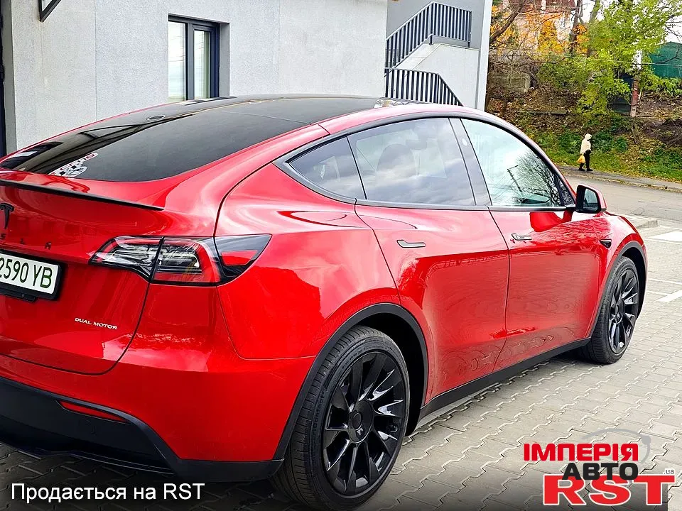 Tesla Model Y - фото 6
