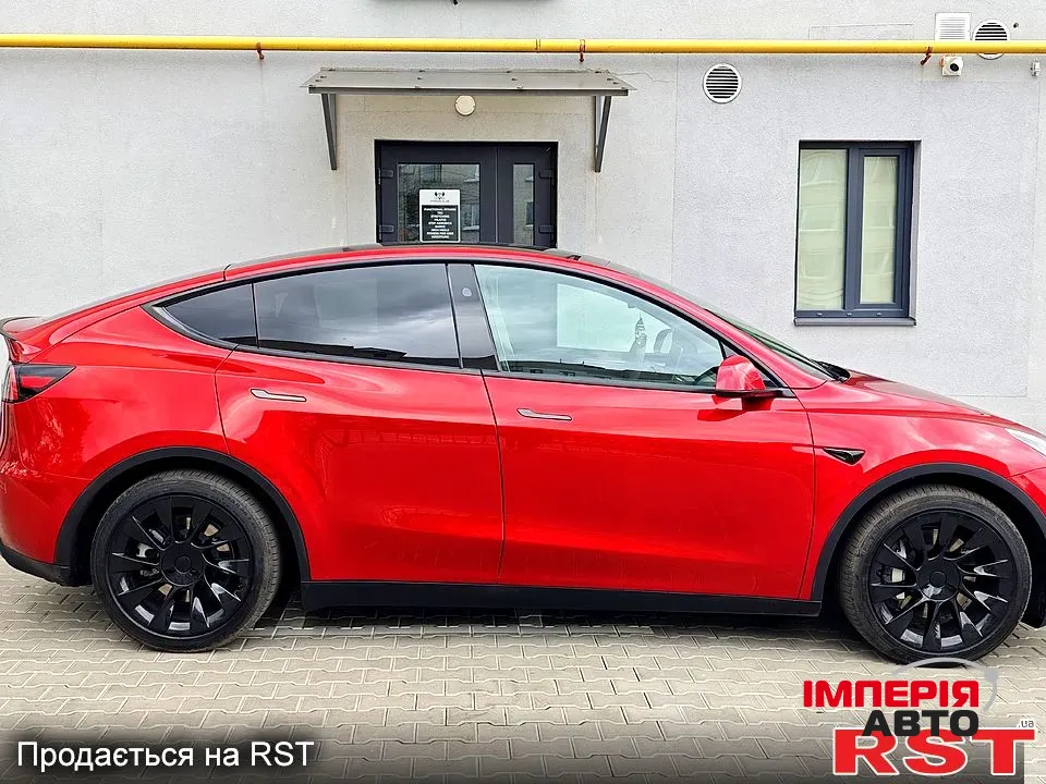 Tesla Model Y - фото 2