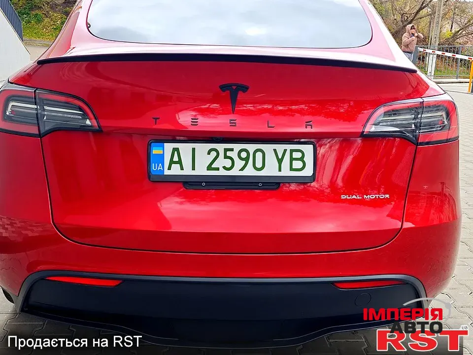 Tesla Model Y - фото 3