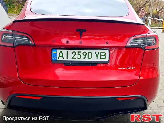 Tesla Model Y - фото 3