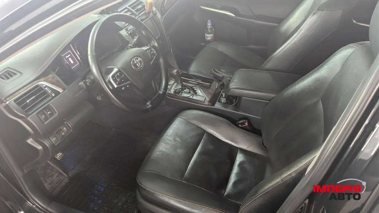 Toyota Camry - фото 4