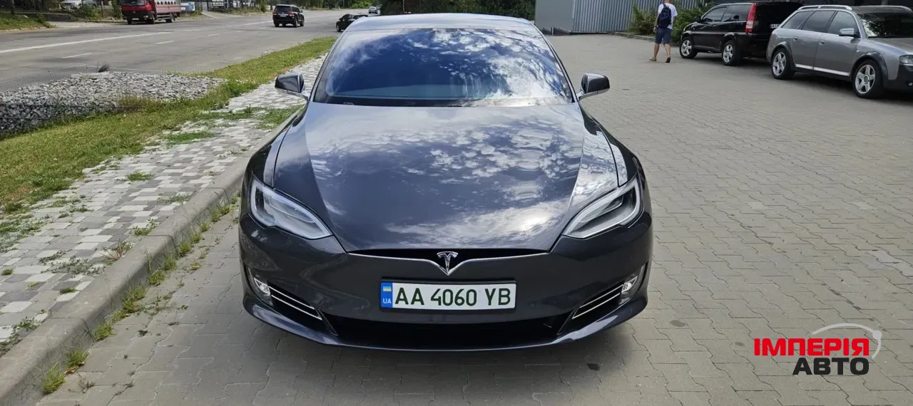 Tesla Model S - фото 5