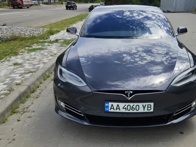Tesla Model S - фото 5