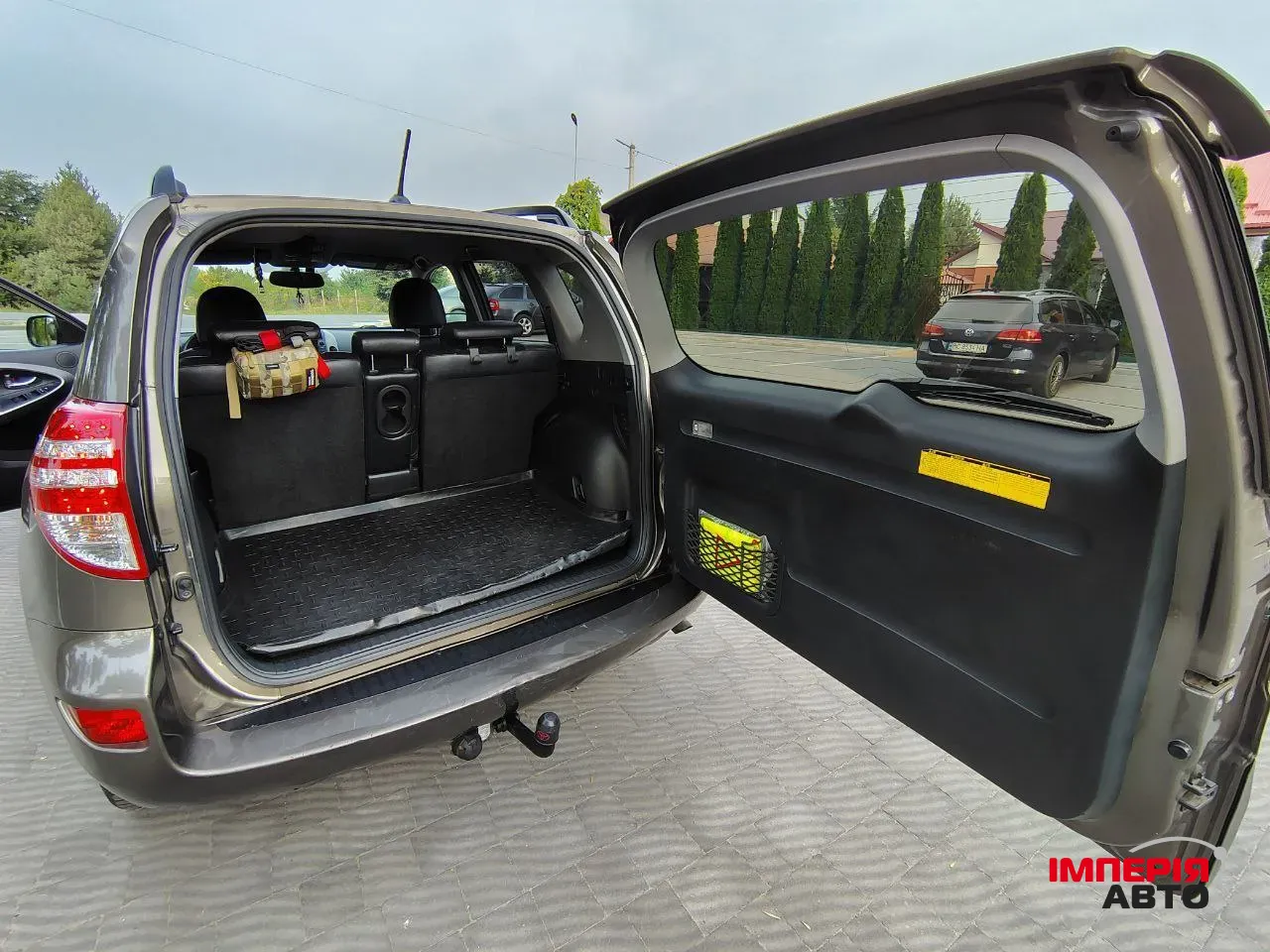 Toyota RAV4 - фото 7