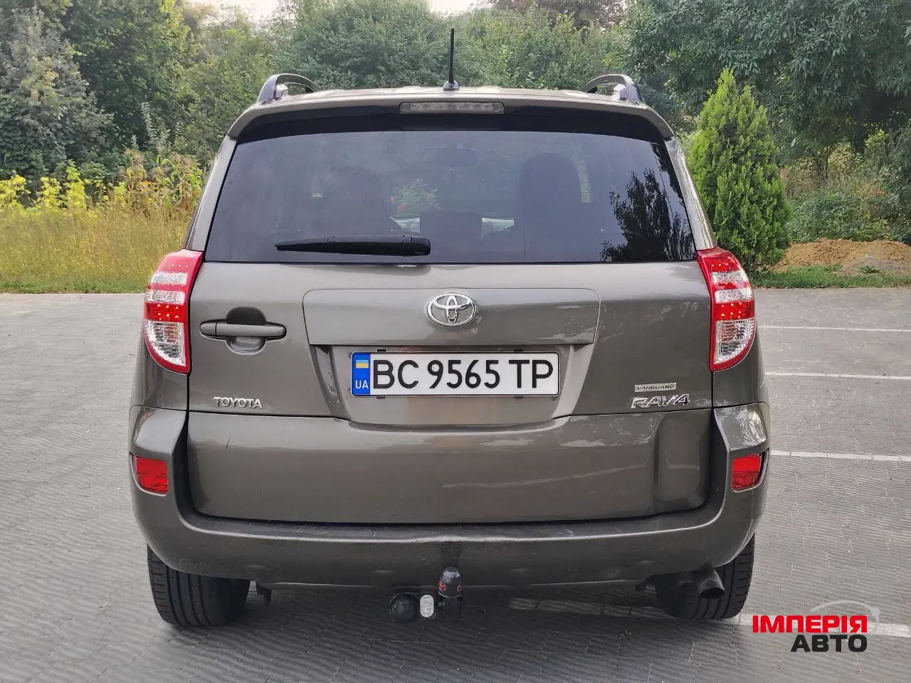 Toyota RAV4 - фото 4