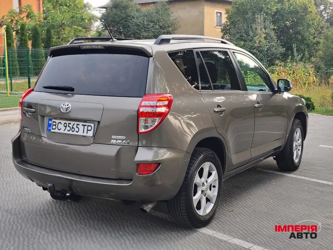 Toyota RAV4 - фото 5