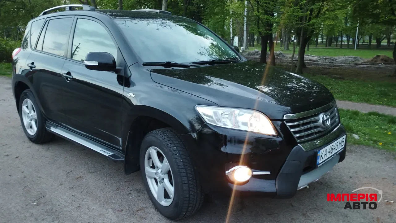Toyota RAV4 - фото 5