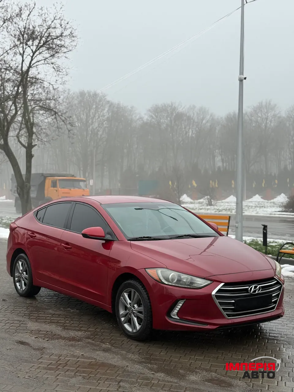 Hyundai Elantra - фото 3