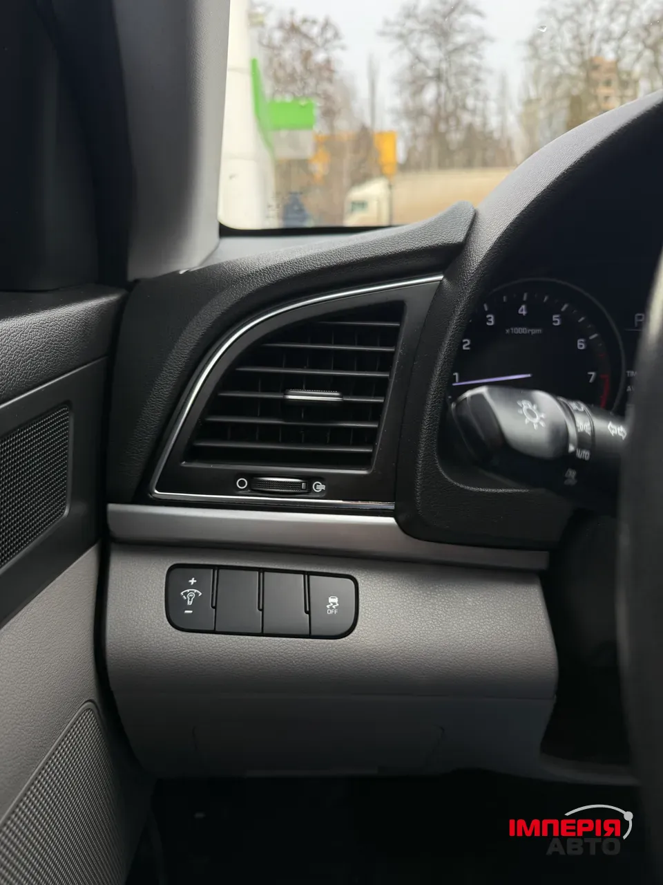 Hyundai Elantra - фото 10