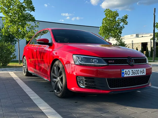 Volkswagen Jetta - фото 1