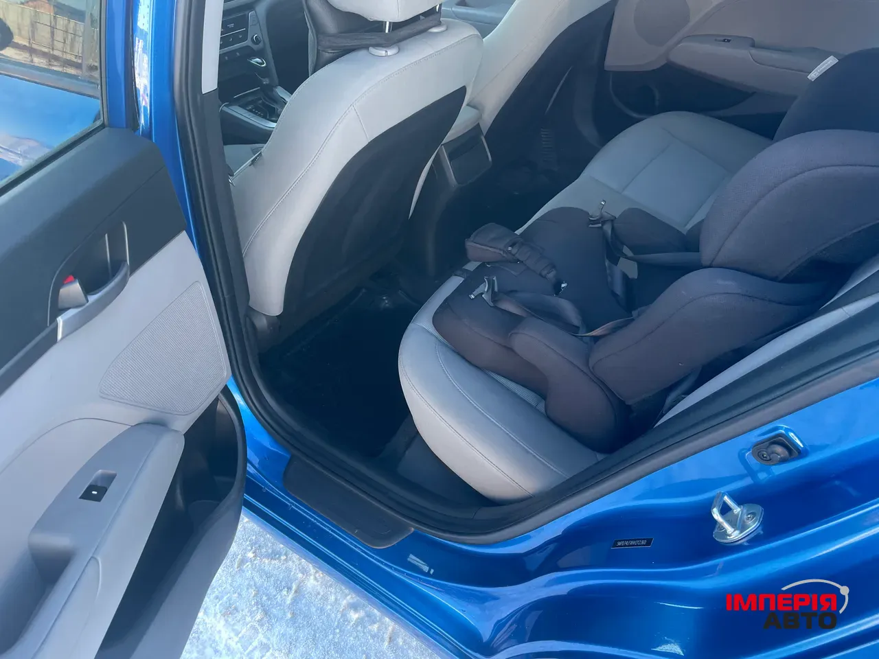 Hyundai Elantra - фото 12