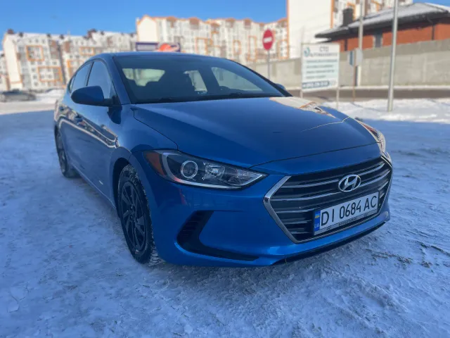 Hyundai Elantra - фото 3