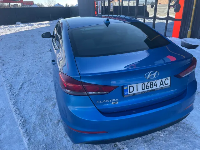 Hyundai Elantra - фото 5