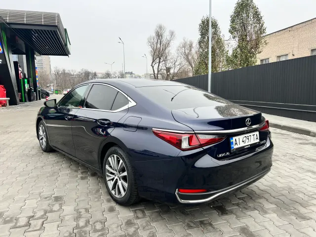 Lexus ES - фото 5