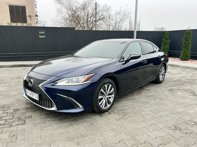 Lexus ES - фото 1