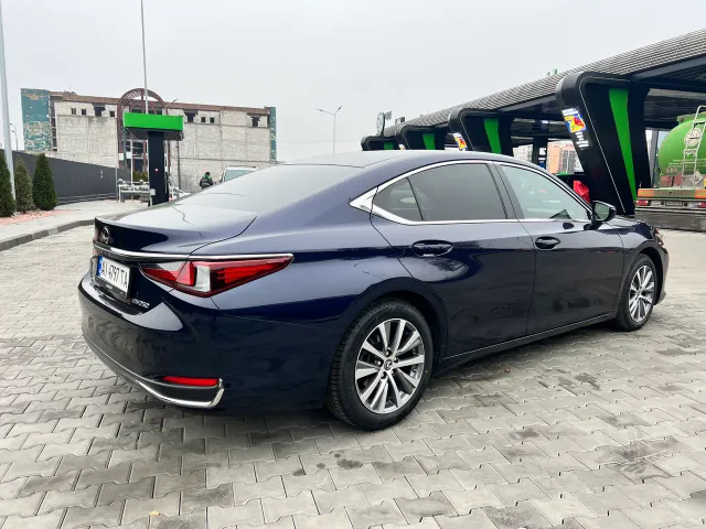 Lexus ES - фото 4