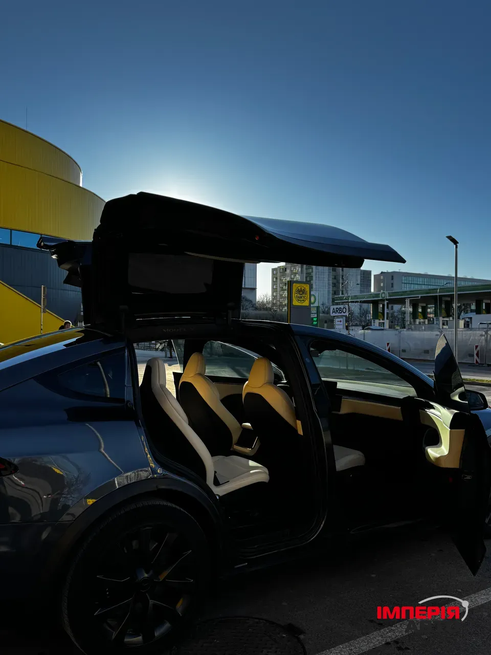 Tesla Model X - фото 17