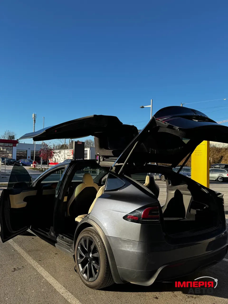Tesla Model X - фото 16