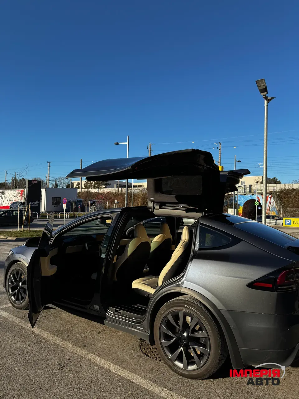 Tesla Model X - фото 11