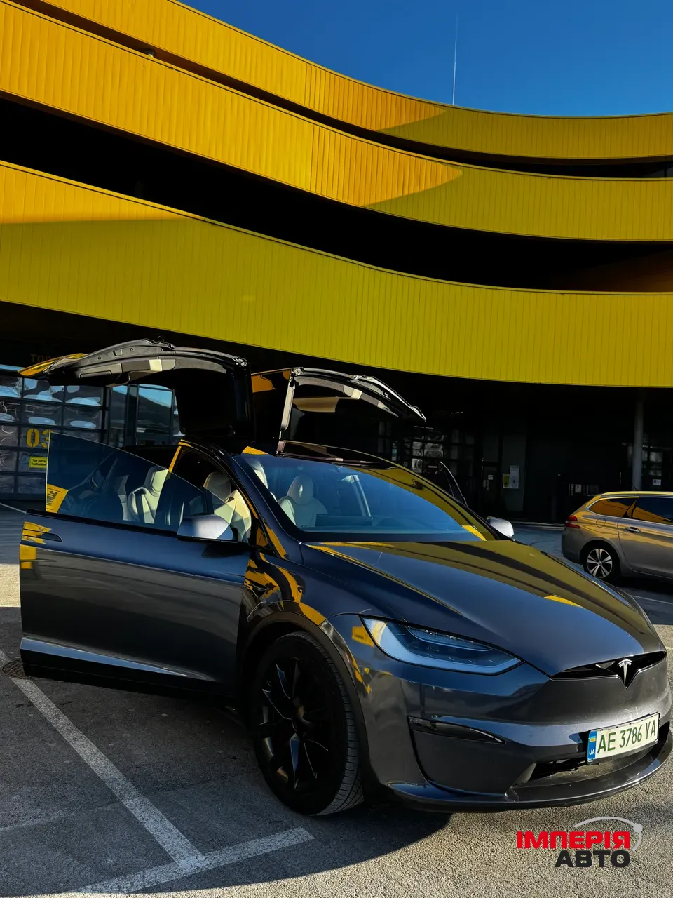 Tesla Model X - фото 13
