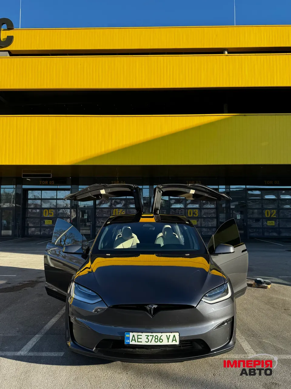 Tesla Model X - фото 15