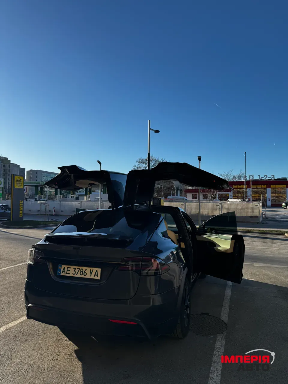Tesla Model X - фото 9