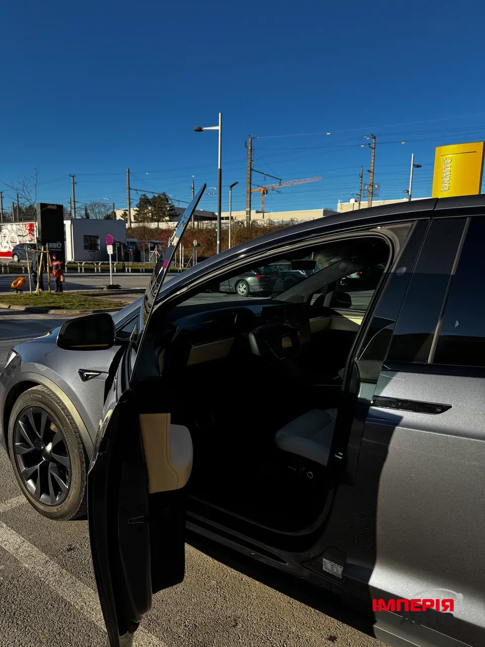 Tesla Model X - фото 8