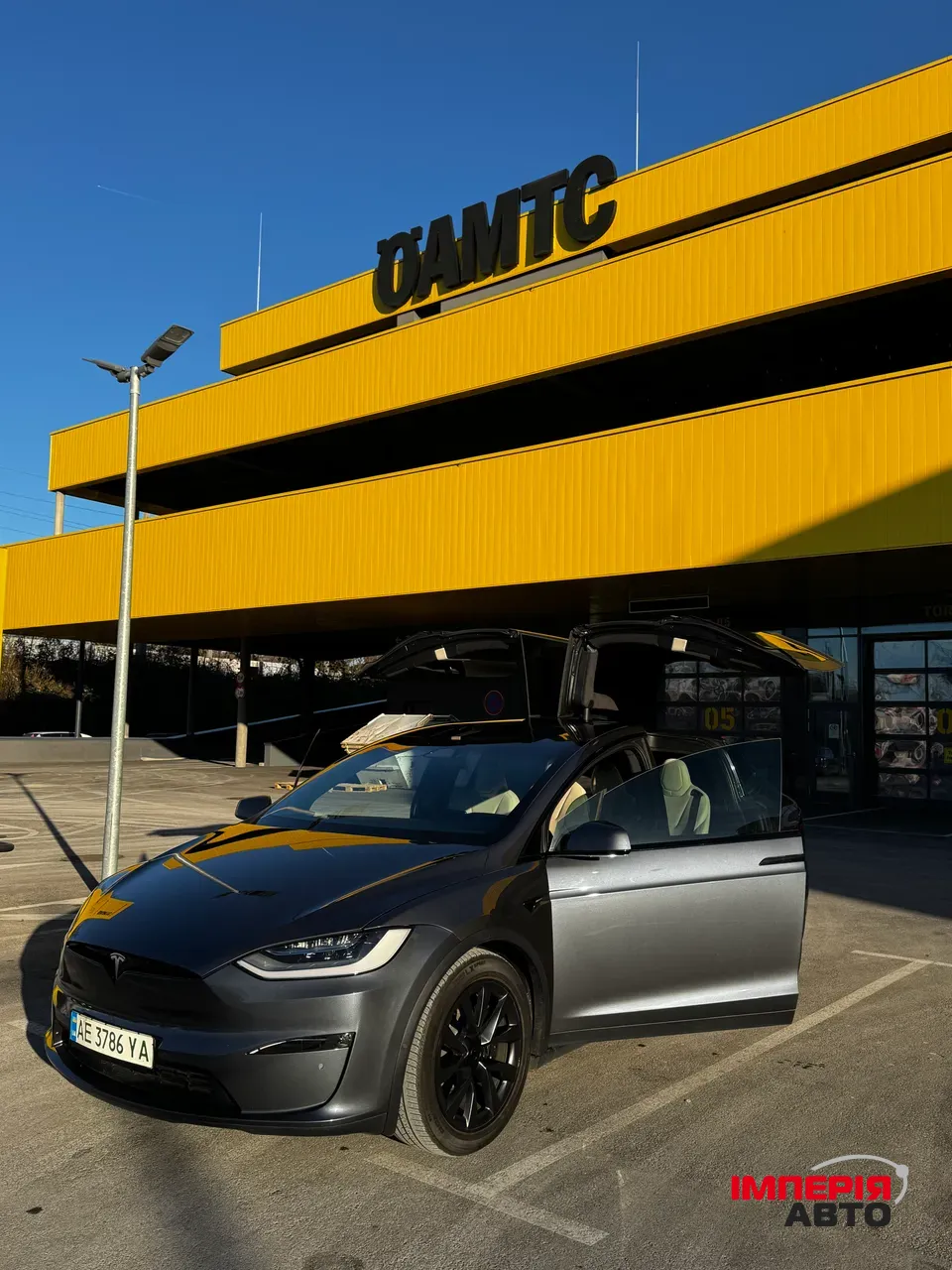 Tesla Model X - фото 14