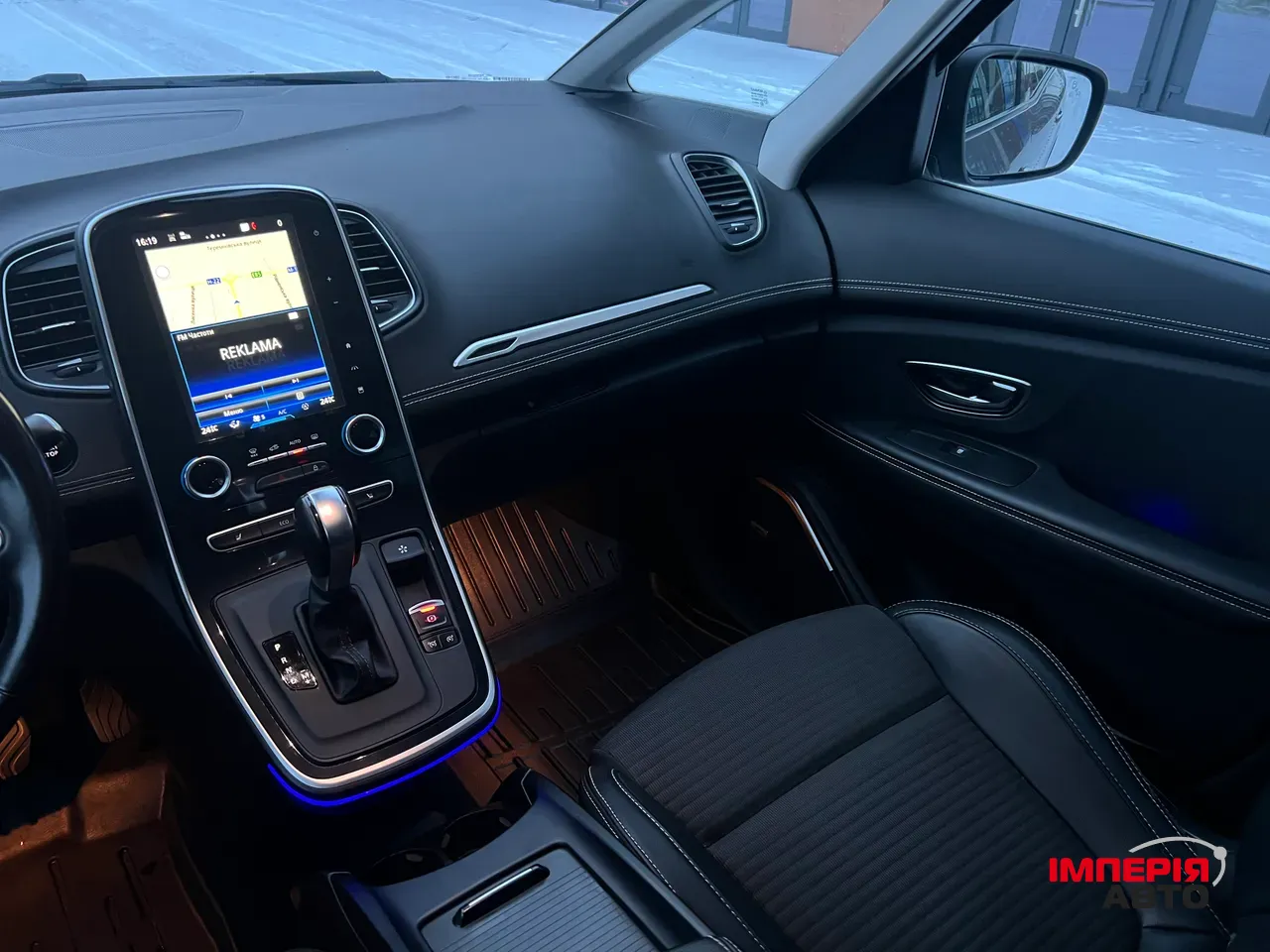 Renault Scenic - фото 32