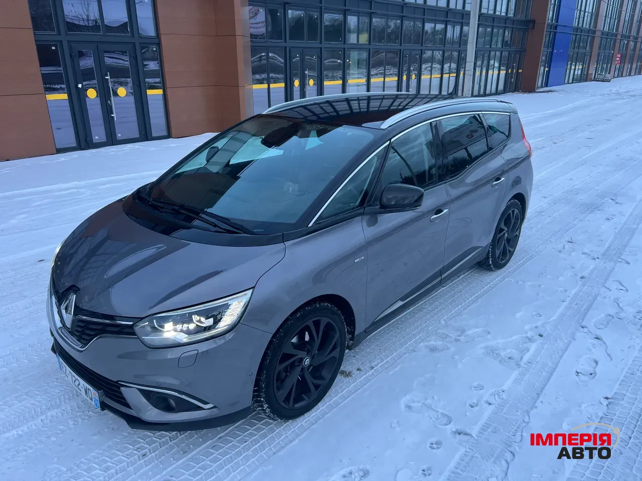 Renault Scenic - фото 10