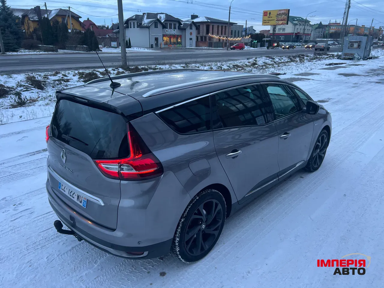 Renault Scenic - фото 12