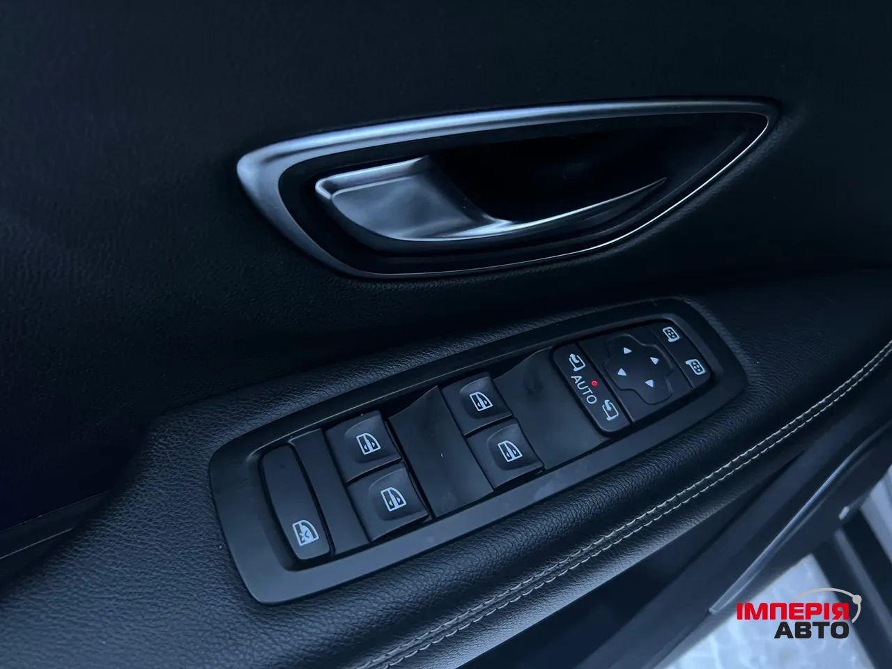 Renault Scenic - фото 26