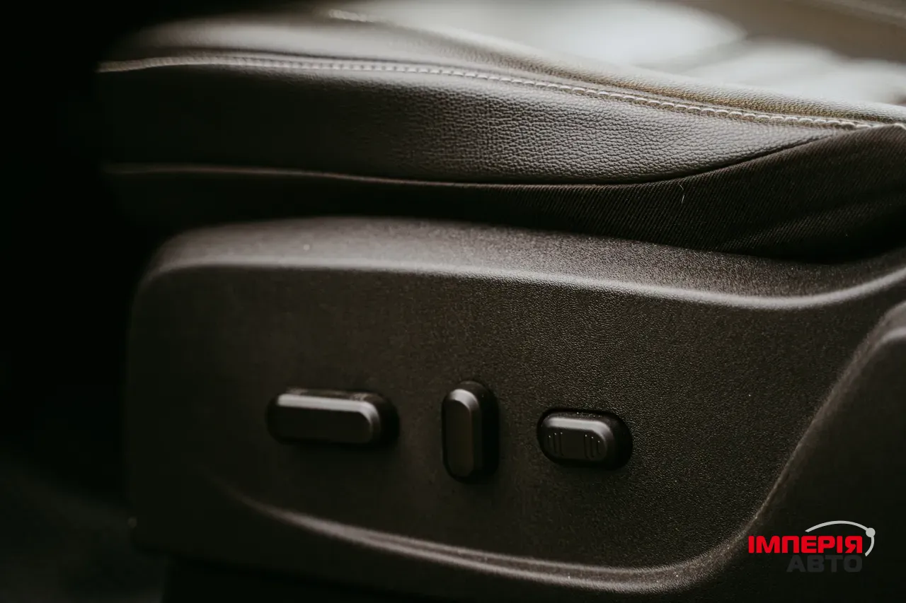 Ford C-MAX - фото 11