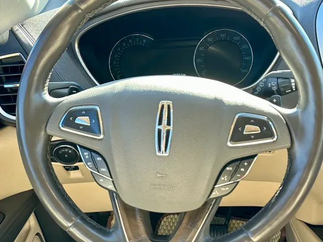 Lincoln MKX - фото 4