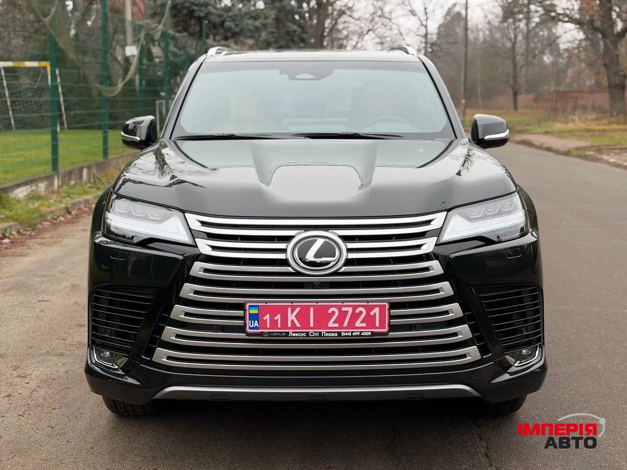Lexus LX - фото 1